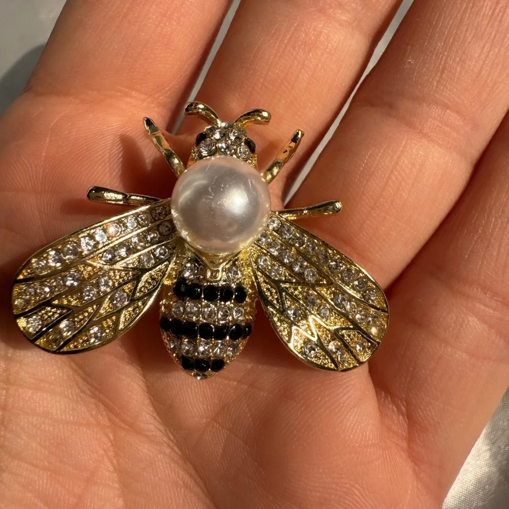 Animal Queen bees unique pearls Gold and Silver Bee Brooch